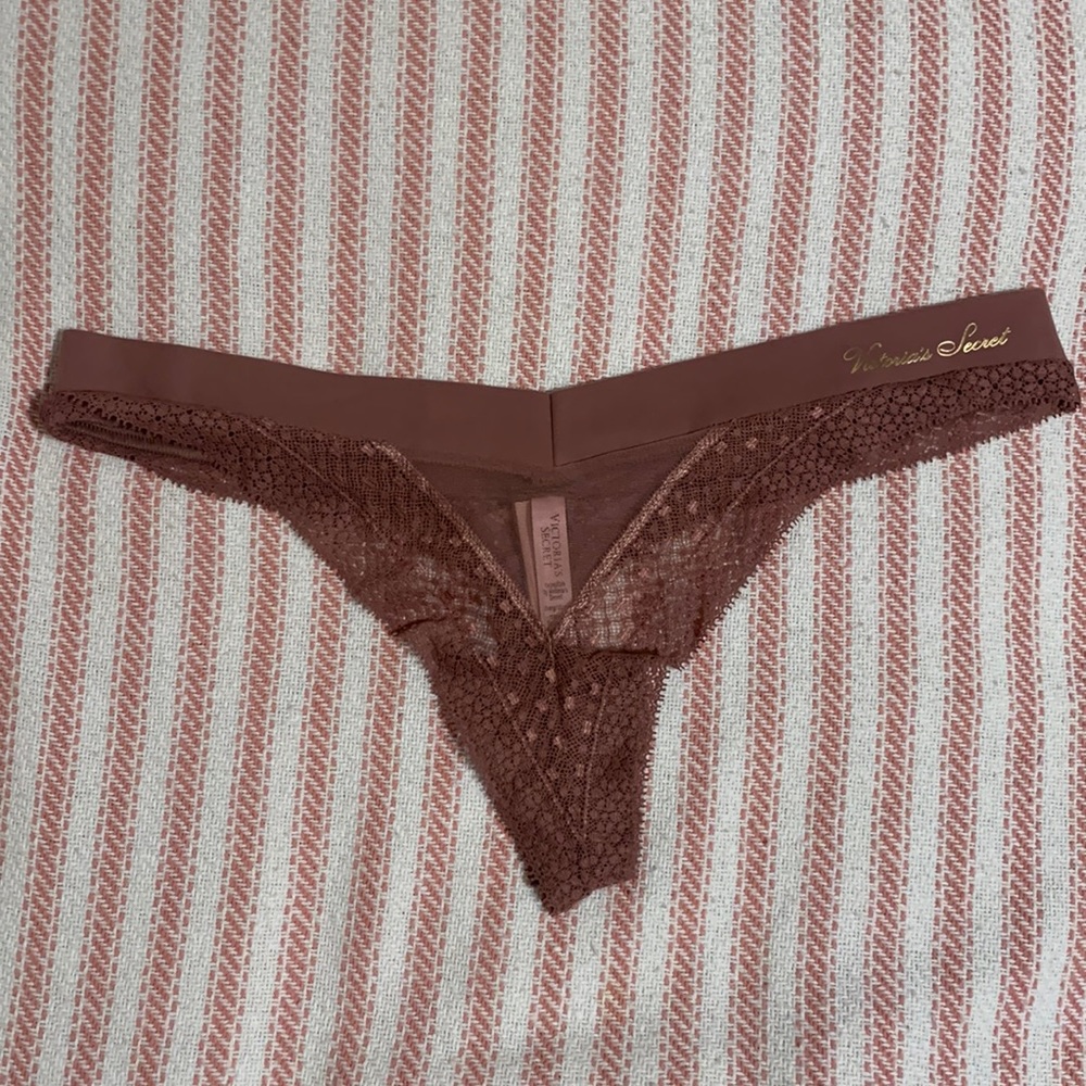 NWT Victoria’s Secret Incredible Thong in Dusty Mauve with Lace